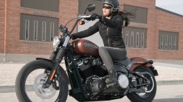 Harley-Davidson Street Bob vs. Triumph Bonneville Bobber - Spec Comparo