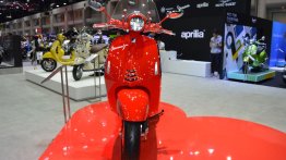 Vespa 946 RED & Vespa Primavera Touring Edition at 2017 Thai Motor Show - Live