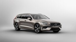 2018 Volvo V60 officially revealed