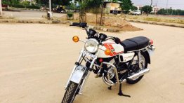 Check out this neatly restored 1985 Yamaha RD350 from Chennai