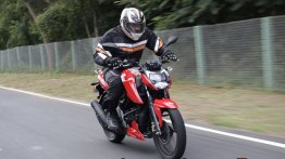 New TVS Apache RTR 160 4V - How is it Lighter than Previous Model?