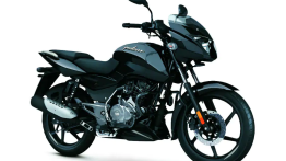 Bajaj Pulsar 125 Split Seat Drum Brake variant launched silently