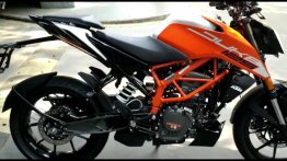 Upcoming 2021 KTM 125 Duke detailed in a walkaround video