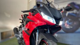 New Yamaha R15 v3.0 Metallic Red Colour Detailed - VIDEO