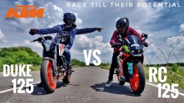 KTM 125 Duke vs KTM RC 125 - Naked vs Faired Top-End Drag Race