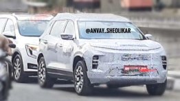 Tata Safari Facelift Spy Shots With Its Competitor Mahindra XUV700