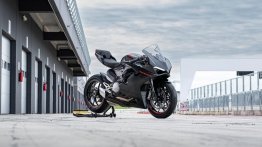 Ducati Panigale V2 Now in Appealing New Black Livery