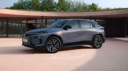Lancia Gamma Breaks Cover as Hybrid & EV Fastback