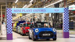 MINI Cooper Convertible Returns to Oxford Production Line