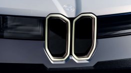 New BMW Grille Design: Lights In, Chrome Out