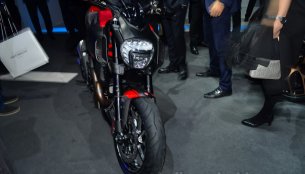 IAB Report - 2015 Ducati Diavel unveiled in Geneva