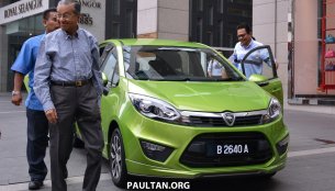 Malaysia - Proton Iriz (P2-30A) driven in public by Dr. Mahathir Mohamad
