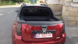 Dacia Duster dual cab pick-up spotted in the wild - Spied