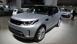2017 Land Rover Discovery at the IAA 2017 - Live
