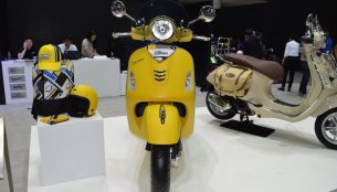 Vespa GTS Super 300 ABS Sport Edition at 2017 Thai Motor Expo - Live