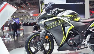 2018 Honda CBR 250R vs Yamaha Fazer 25 - spec comparison