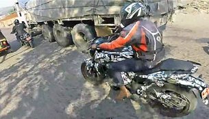 New Bajaj Dominar 400 (facelift) spied testing again