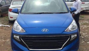 Marina Blue Hyundai Santro spotted in the Marina Blue colour