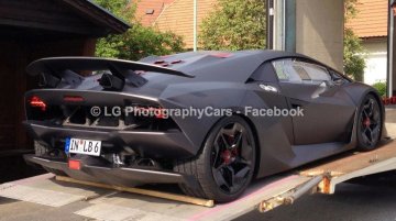 Spied - Lamborghini Sesto Elemento production spec