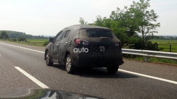 2014 Suzuki SX4 crossover spotted testing in Italy