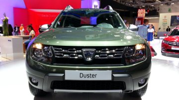 Frankfurt Live - Dacia stylists dust out a new front for the Duster