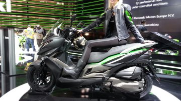 EICMA Live - Kawasaki J300 premieres