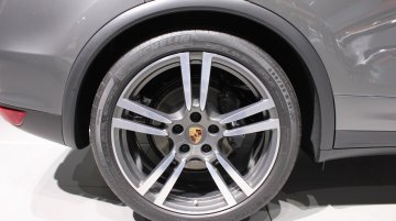 Porsche Cayenne Platinum Edition (U.S. Specifiation)