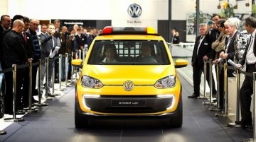 IAB Report - VW e-load Up! becomes an airport pilot vehicle in Germany