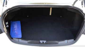 Jaguar XF 2.0L Review