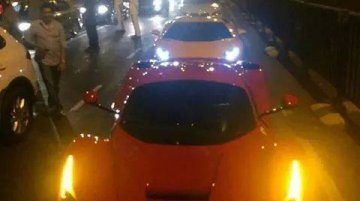 IAB Report - Ferrari LaFerrari spotted on Mumbai roads