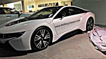 BMW i8 spotted at a dealership ahead of its expected launch in Feb - Report