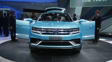 2015 NAIAS Live - VW Cross Coupe GTE SUV Concept