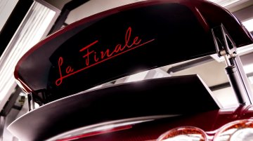 Final Bugatti Veyron has "La Finale" inscribed on its wing [Update]