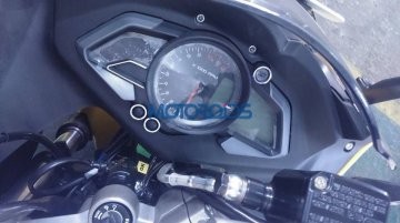 Bajaj Pulsar RS200 ABS spotted at dealership revealing new details - Report