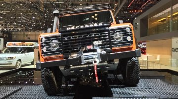 Land Rover Defender Adventure Edition –