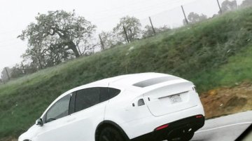 Tesla Model X to launch in summer; spied testing - USA