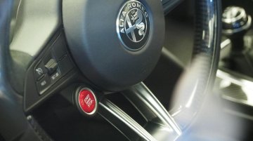 Alfa Romeo Giuila interior with manual gearbox snapped - Report