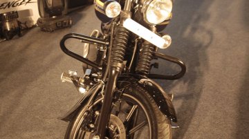 Bajaj Avenger 150 Street