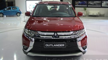 2016 Mitsubishi Outlander (facelift) at the 2015 Dubai Motor Show