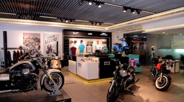 Piaggio 'Motoplex' hosting Vespa, Aprilia & Moto Guzzi models inaugurated in Pune - IAB Report