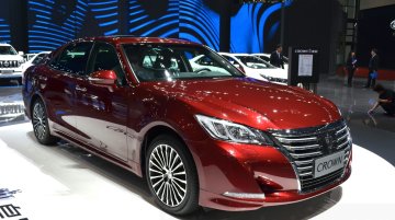 Toyota Crown - Motorshow Focus