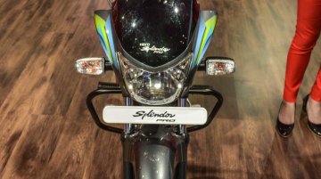 Hero Splendor Pro in new colour theme at the Auto Expo 2016