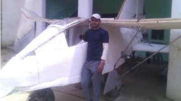 Unemployed Indian's home-made aircraft runs on a Maruti Omni engine - Video