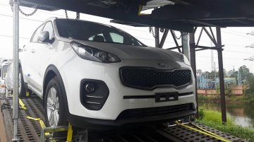 Kia Sportage and Kia Sorento spied in transit in India