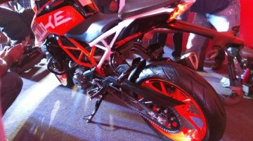 Dealers contacting 2017 KTM Duke 390 owners for headlamp software update