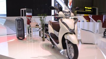 2017 Honda Lead 125 showcased at Vietnam Motorcycle Show
