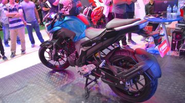 Yamaha FZ25 - Nepal Live