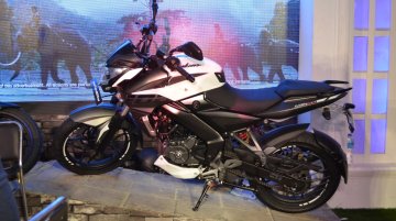 2017 Bajaj Pulsar NS200 showcased at the Nepal Auto Show