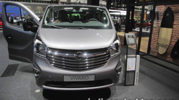 2017 Opel Vivaro Tourer - IAA 2017 Live