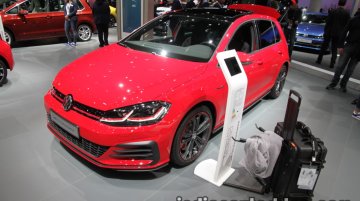 2017 VW Golf GTI Performance and 2017 VW e-Golf - IAA 2017 Live